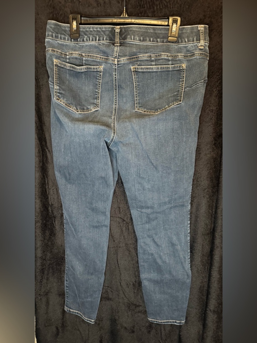 torrid Light Wash Skinny Jeans - Blue - Picture 3 of 4